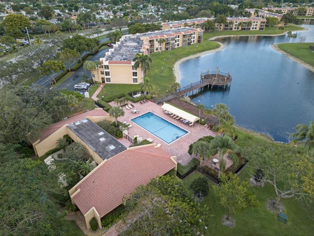 5611 Coral Lake Drive 111, Margate, FL 33063