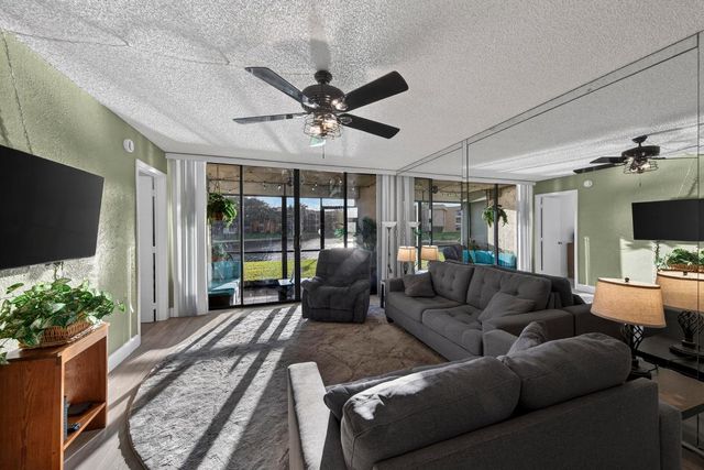 5611 Coral Lake Drive 111, Margate, FL 33063