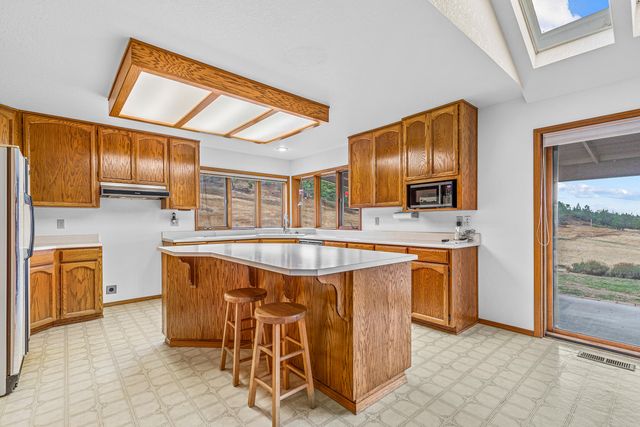 12838 Ramsey Road, Gold Hill, OR 97525