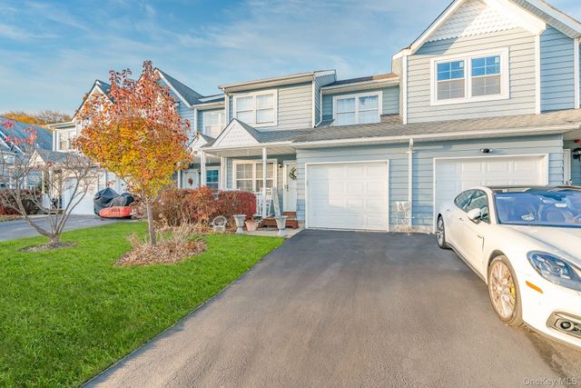 5 Northwood Boulevard, Central Islip, NY 11722