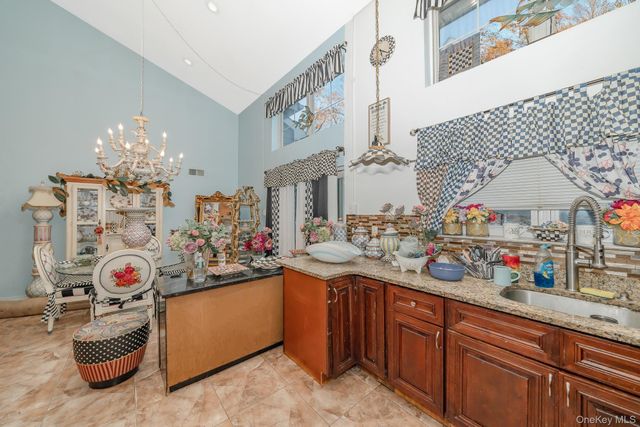 5 Northwood Boulevard, Central Islip, NY 11722