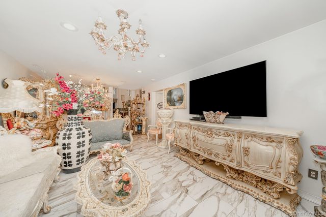 5 Northwood Boulevard, Central Islip, NY 11722