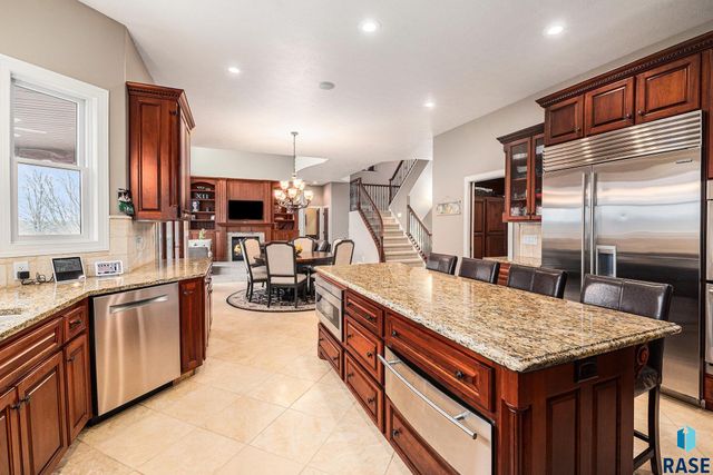 2212 W Cherrywood Cir Circle, Sioux Falls, SD 57108