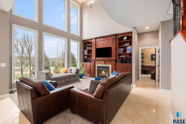 2212 W Cherrywood Cir Circle, Sioux Falls, SD 57108