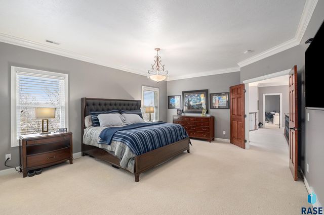 2212 W Cherrywood Cir Circle, Sioux Falls, SD 57108