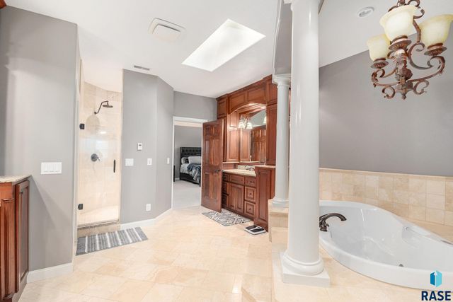 2212 W Cherrywood Cir Circle, Sioux Falls, SD 57108