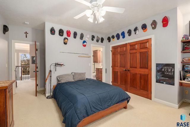 2212 W Cherrywood Cir Circle, Sioux Falls, SD 57108