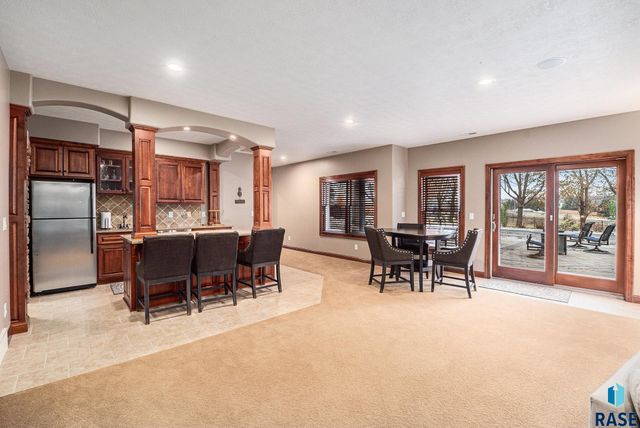 2212 W Cherrywood Cir Circle, Sioux Falls, SD 57108