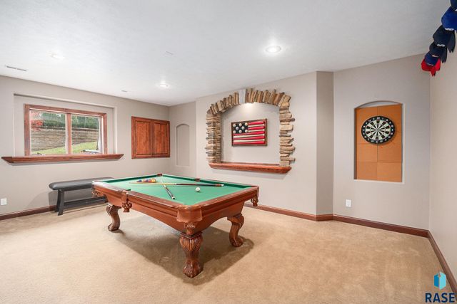 2212 W Cherrywood Cir Circle, Sioux Falls, SD 57108