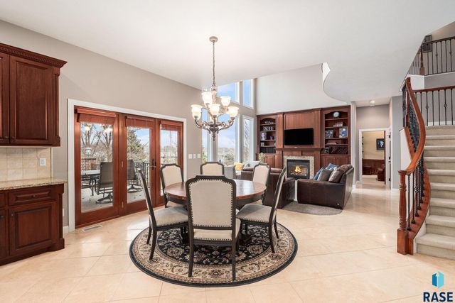 2212 W Cherrywood Cir Circle, Sioux Falls, SD 57108