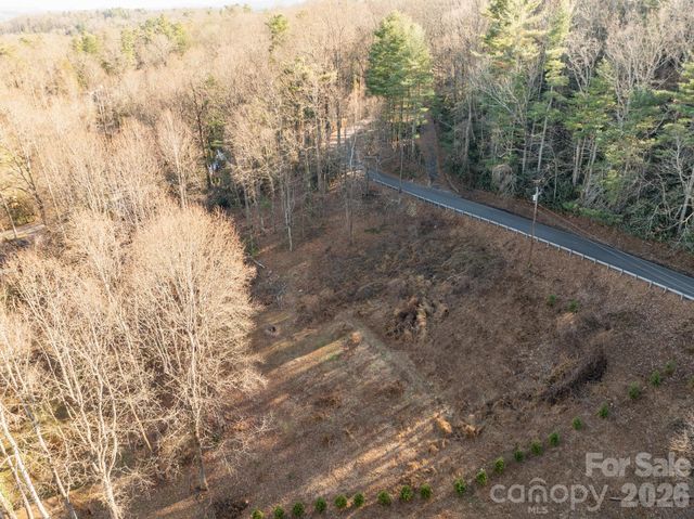 000 Davis Mountain Road, Laurel Park, NC 28739