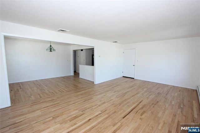 365 54th Street 2, Elmwood Park, NJ 07407