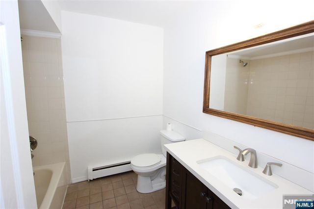 365 54th Street 2, Elmwood Park, NJ 07407