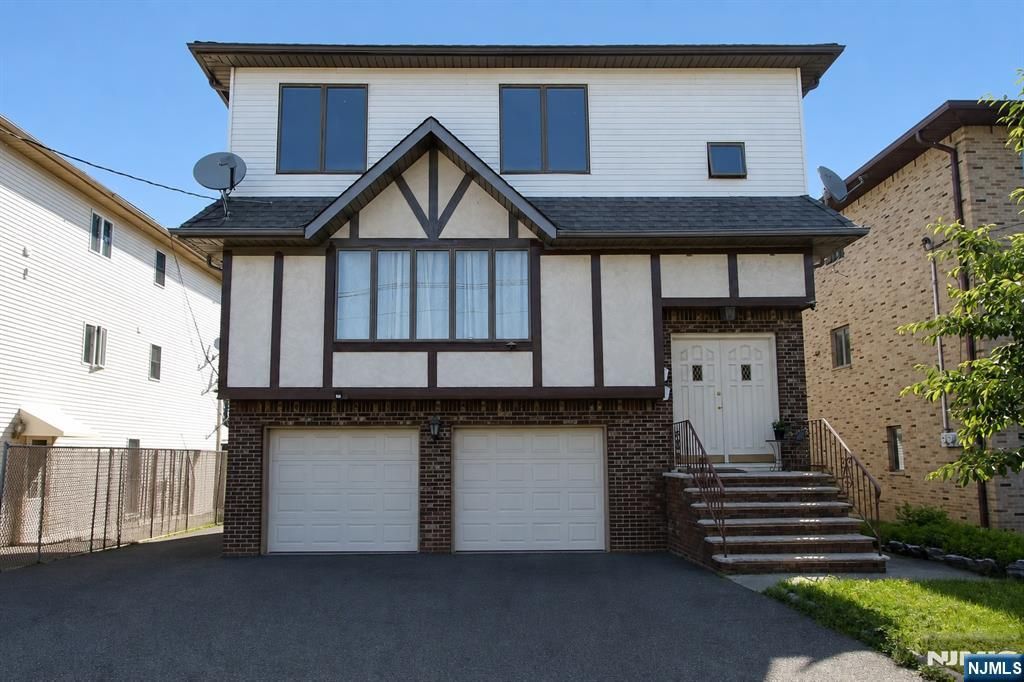 365 54th Street 2, Elmwood Park, NJ 07407