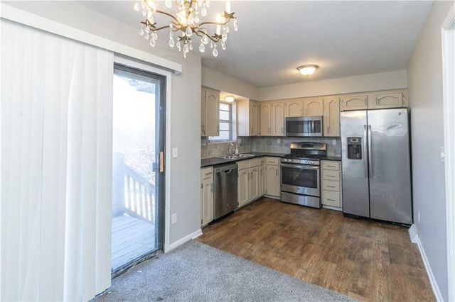 9857 N Cherry Street, Kansas City, MO 64155