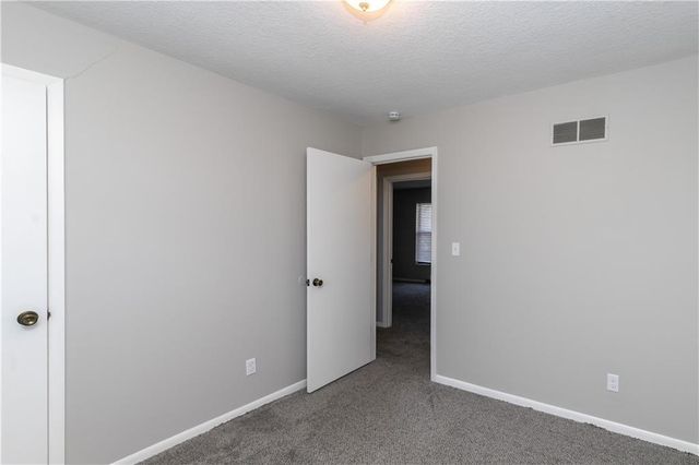 9857 N Cherry Street, Kansas City, MO 64155