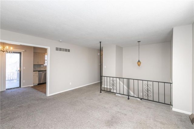 9857 N Cherry Street, Kansas City, MO 64155