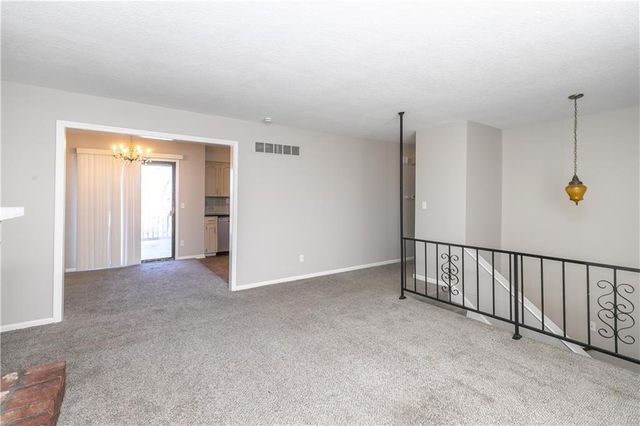 9857 N Cherry Street, Kansas City, MO 64155