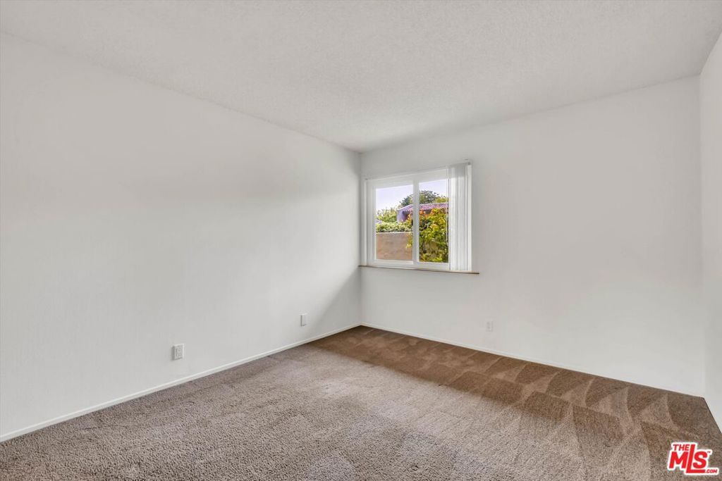Image 14 of property listing at 41 Dearborn Place 67, Goleta, CA 93117