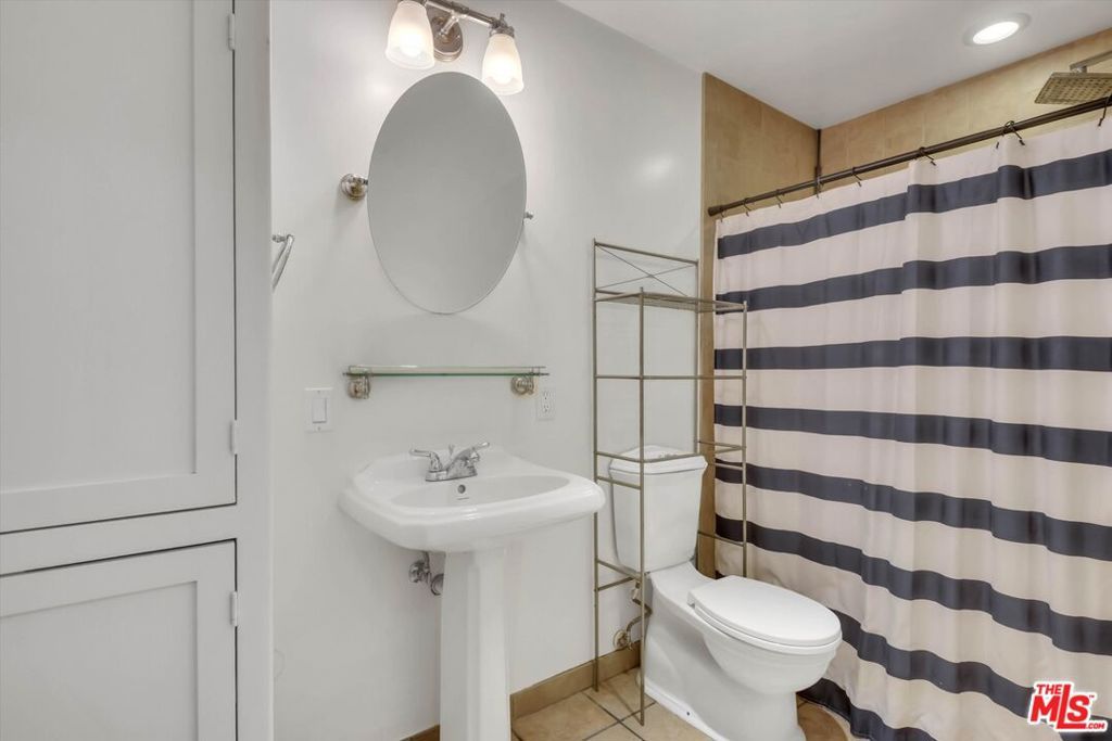 Image 15 of property listing at 41 Dearborn Place 67, Goleta, CA 93117
