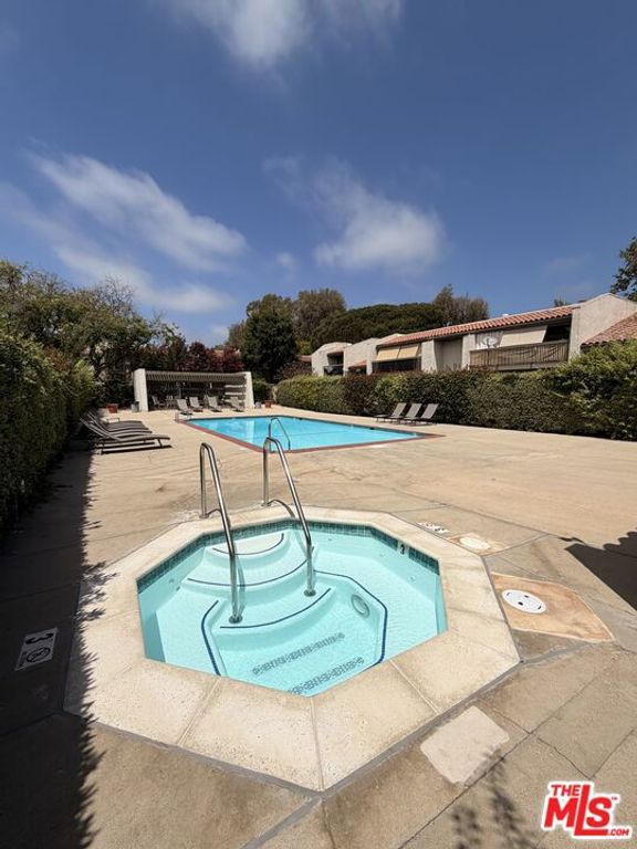 Image 19 of property listing at 41 Dearborn Place 67, Goleta, CA 93117