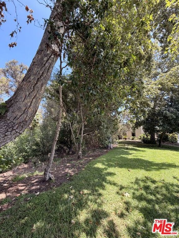 Image 22 of property listing at 41 Dearborn Place 67, Goleta, CA 93117