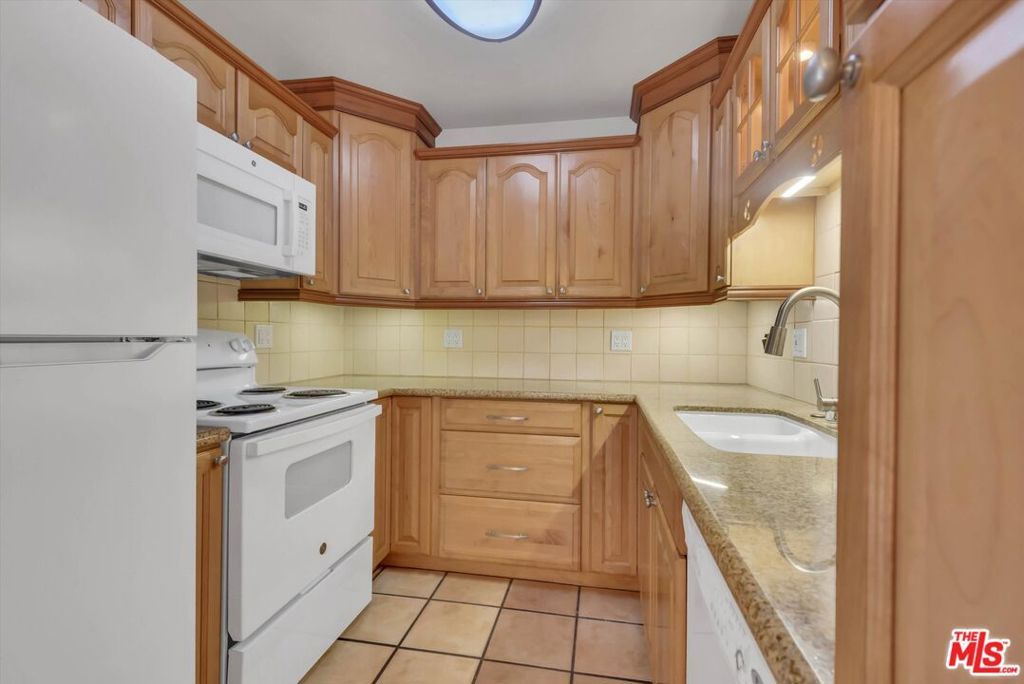 Image 7 of property listing at 41 Dearborn Place 67, Goleta, CA 93117
