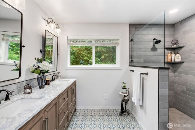 29955 Scenic Drive NE, Poulsbo, WA 98370