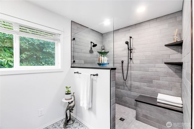 29955 Scenic Drive NE, Poulsbo, WA 98370
