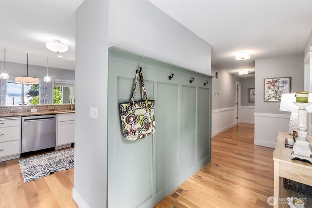 29955 Scenic Drive NE, Poulsbo, WA 98370