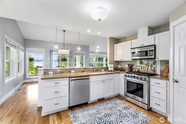 29955 Scenic Drive NE, Poulsbo, WA 98370