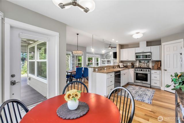 29955 Scenic Drive NE, Poulsbo, WA 98370