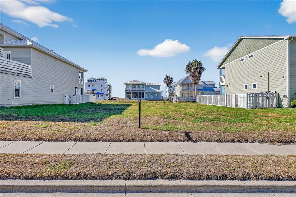 113 Frontside Dr, Corpus Christi, TX 78418