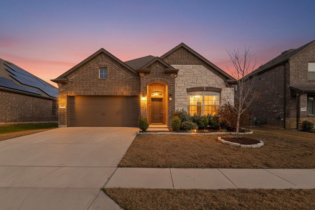 2824 Faro Road, Aubrey, TX 76227