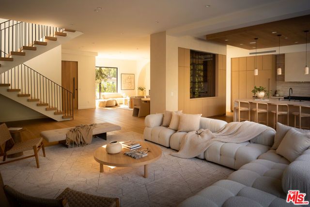 14813 Mccormick Street, Sherman Oaks, CA 91411