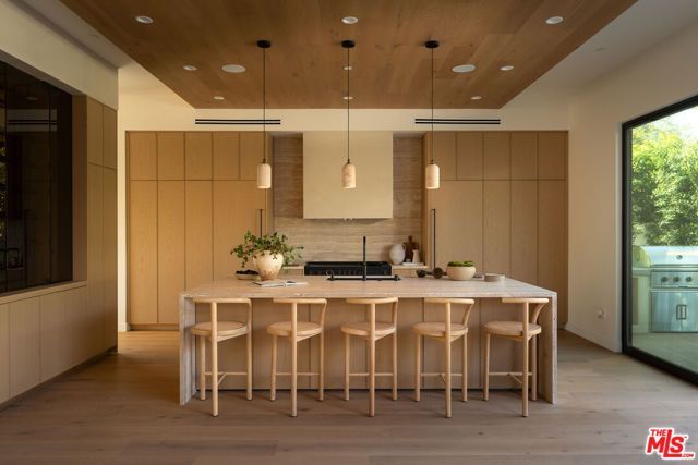 14813 Mccormick Street, Sherman Oaks, CA 91411