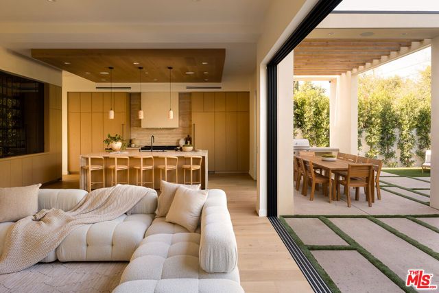 14813 Mccormick Street, Sherman Oaks, CA 91411