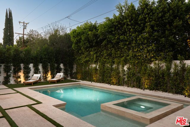 14813 Mccormick Street, Sherman Oaks, CA 91411