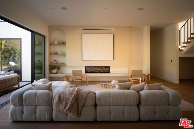 14813 Mccormick Street, Sherman Oaks, CA 91411