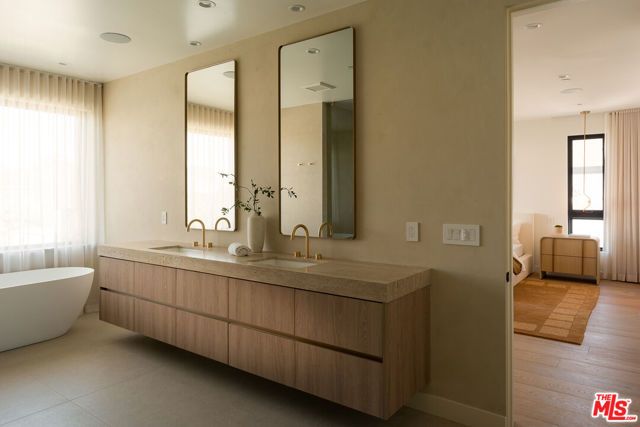 14813 Mccormick Street, Sherman Oaks, CA 91411