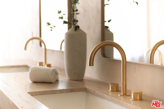 14813 Mccormick Street, Sherman Oaks, CA 91411