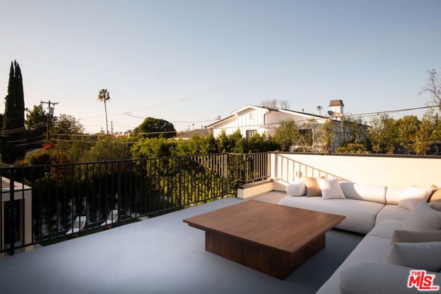 14813 Mccormick Street, Sherman Oaks, CA 91411