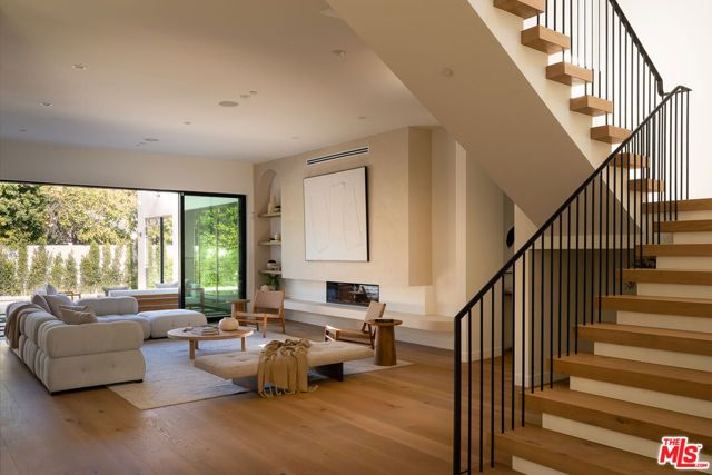 14813 Mccormick Street, Sherman Oaks, CA 91411