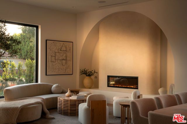 14813 Mccormick Street, Sherman Oaks, CA 91411