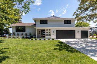 2180 WHITE SWAN DRIVE, Oshkosh, WI 54901