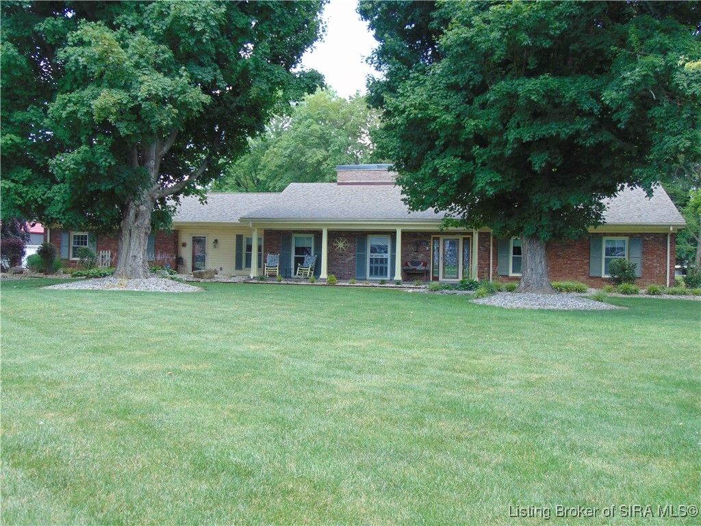 121 Presbyterian Avenue, Hanover, IN 47243