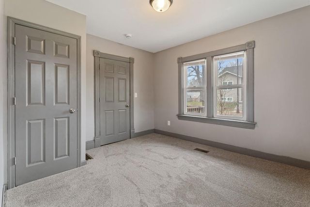 792 Duluth Street, Saint Paul, MN 55106