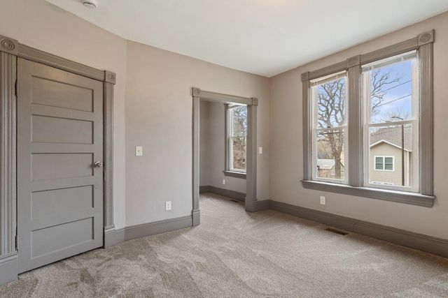 792 Duluth Street, Saint Paul, MN 55106