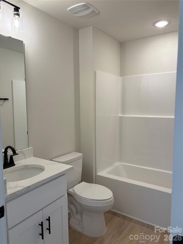 1161 Summerhill Street SW, Lenoir, NC 28645