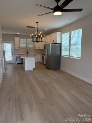1161 Summerhill Street SW, Lenoir, NC 28645